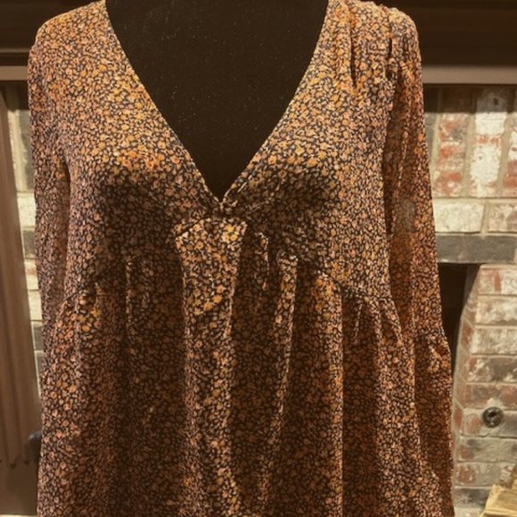 Spring Back Tie and Light Top - Picture 1 of 4